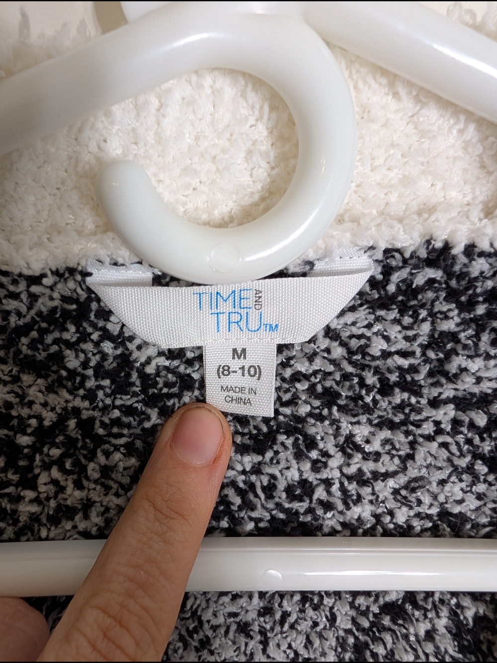 Time and Tru Black and White Open-Front Patterned Cardigan - Picture 4 of 6